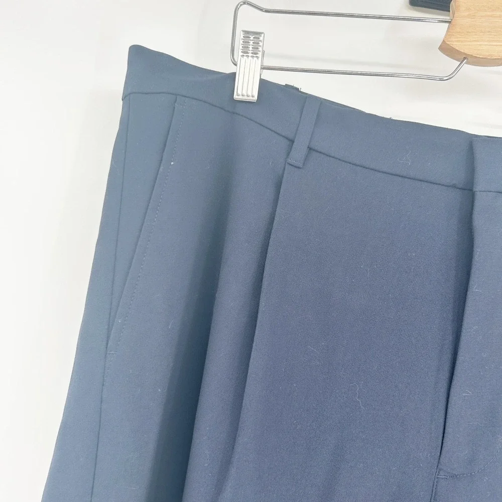 NWT GAP Mens Dress Trouser Pants Pleated Front Career Work Office 38 x 30 Navy‎